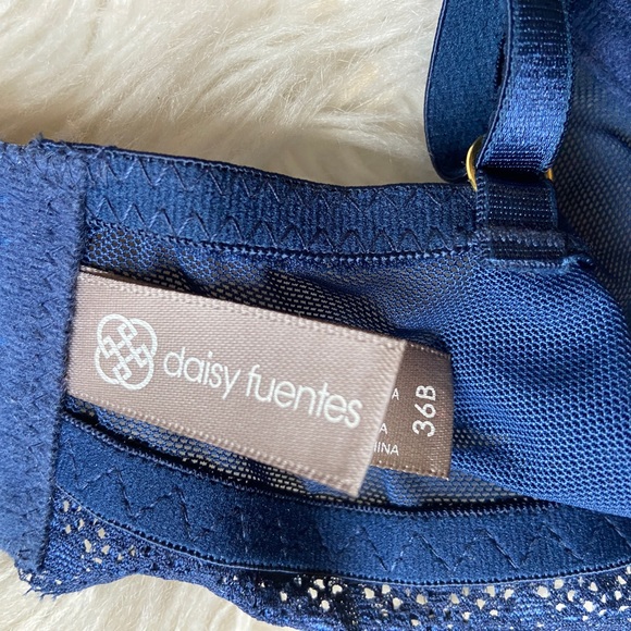 Daisy Fuentes Push Up Bra 36B Midnight Blue Lace Underwire NWOT - Picture 5 of 5